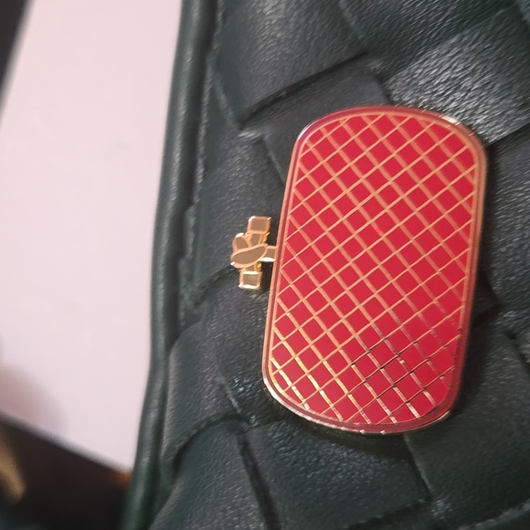 Macy's NWT  Green Hand tote with auth Bottega Veneta Pins - Picture 7 of 12